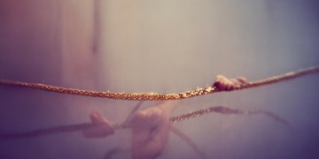 我只想牢牢握住你究竟出自哪首歌？